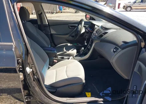 2016 Hyundai Elantra Se z USA, uszkodzony, nr VIN 5NPDH4AE6GH795211